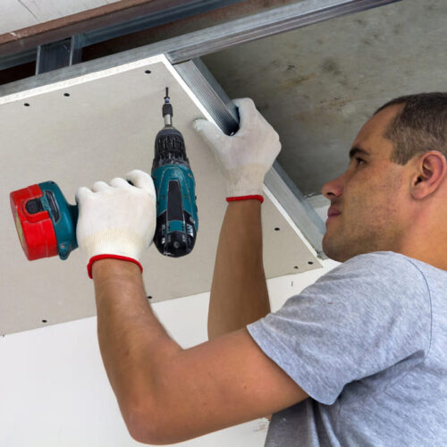 Emparrillados tee en Panamá: soluciones modernas para cielos rasos